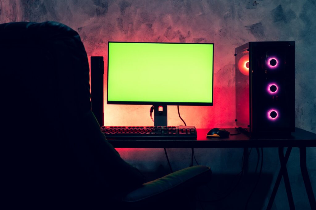Gaming PC mit Monitor und RGB Licht | TV Schränke
